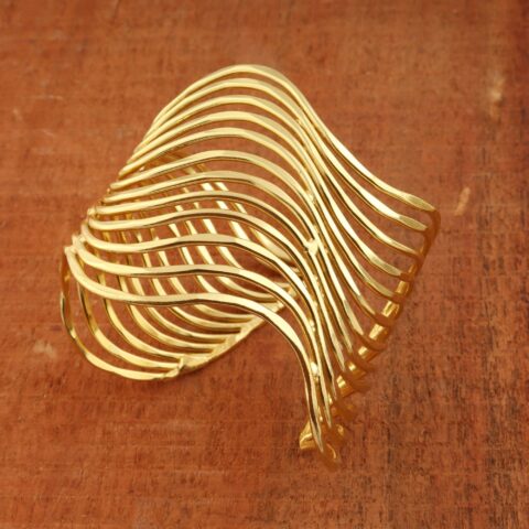 Golden Wave Bracelet (anti-tarnish)